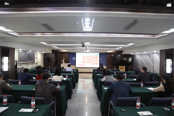 全國(guó)人大代表、沈陽(yáng)分院院長(zhǎng)韓恩厚傳達(dá)十三屆全國(guó)人大四次會(huì)議精神