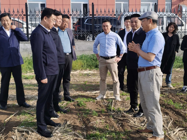 遼寧省副省長李強調研沈陽生態(tài)所昌圖現(xiàn)代農(nóng)業(yè)試驗站