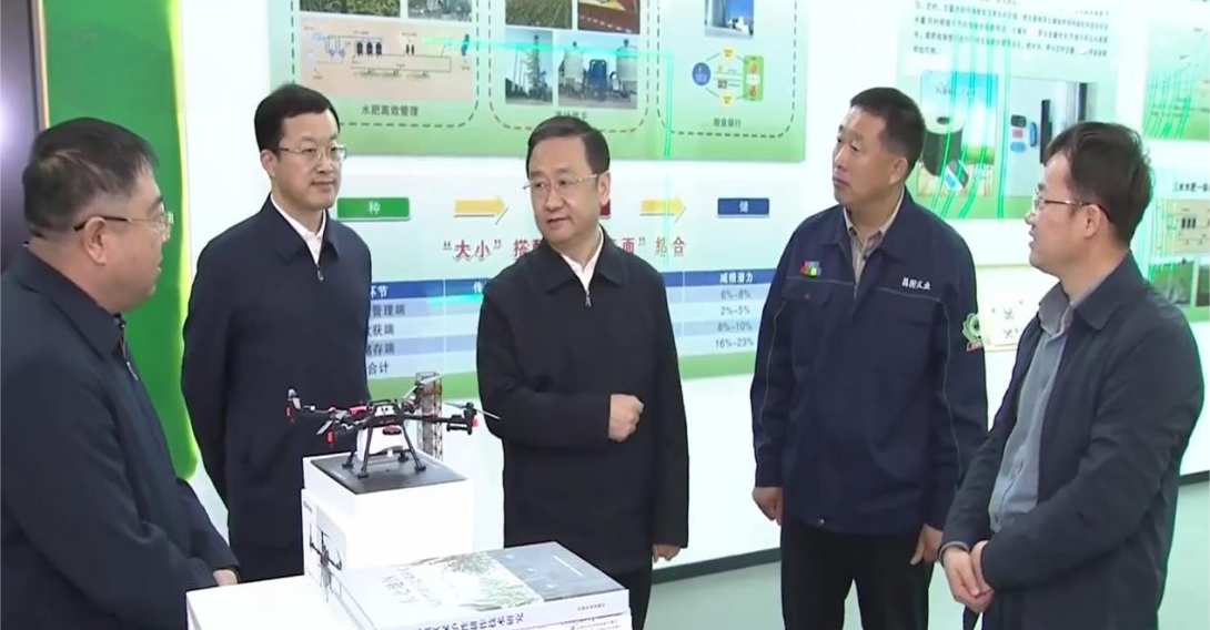 遼寧省委副書記、省長王新偉調(diào)研中國科學(xué)院沈陽應(yīng)用生態(tài)研究所昌圖現(xiàn)代農(nóng)業(yè)試驗站
