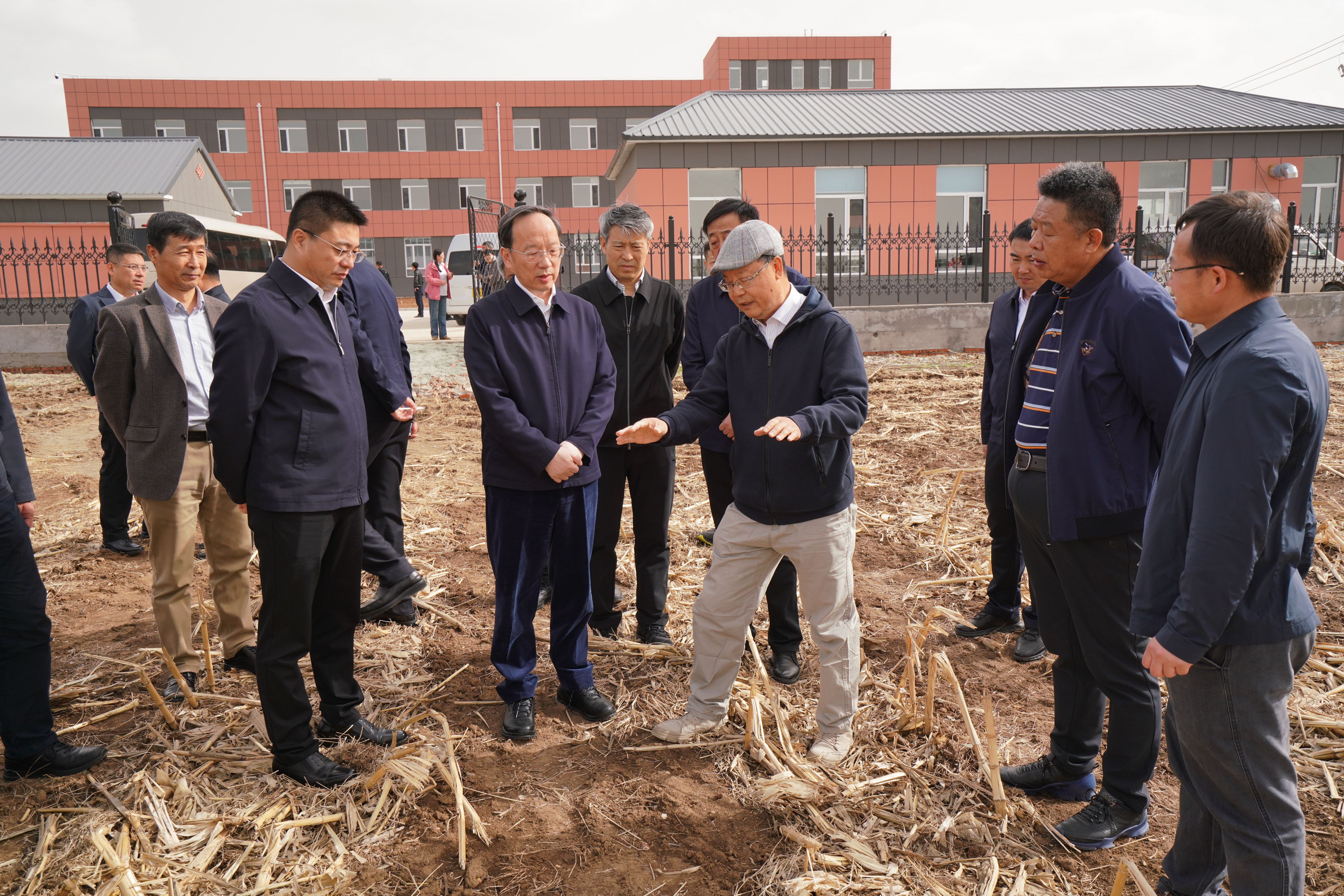 李樂成調(diào)研中國科學院沈陽應用生態(tài)研究所昌圖現(xiàn)代農(nóng)業(yè)試驗站